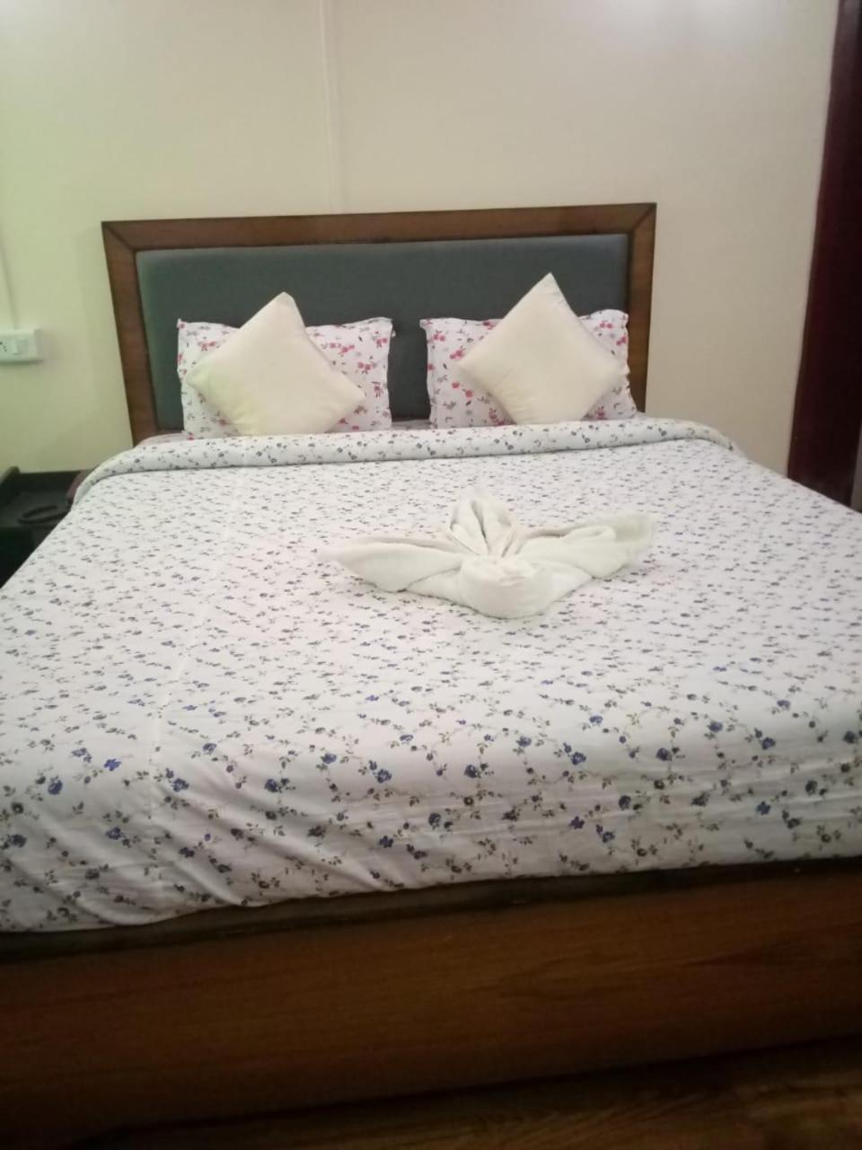 Abode Me Me Ai Haven Hotel Черапунджи Екстериор снимка
